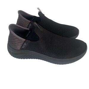 Women’s Black Skechers slip on Suze 6.5 Pre owned